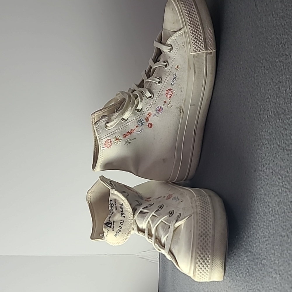 Converse Chuck Taylor All Star Lift Platform Embroidered Floral Women's Size 9